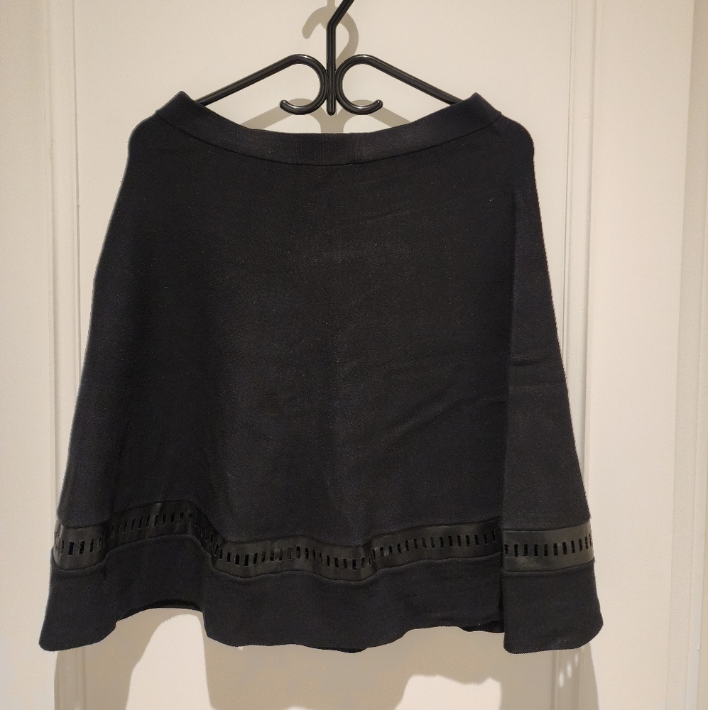 Saks 5th Avenue skirt, size L